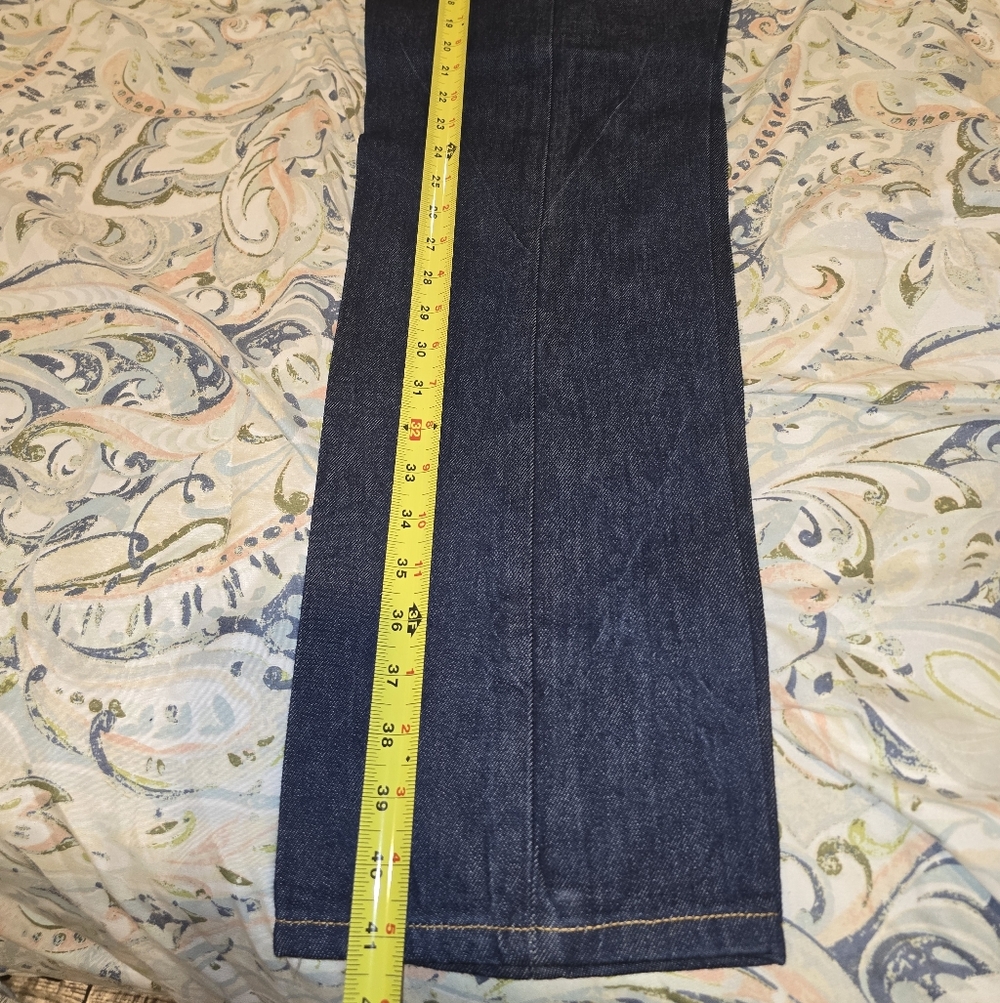 Levi's - Picture 5 of 8